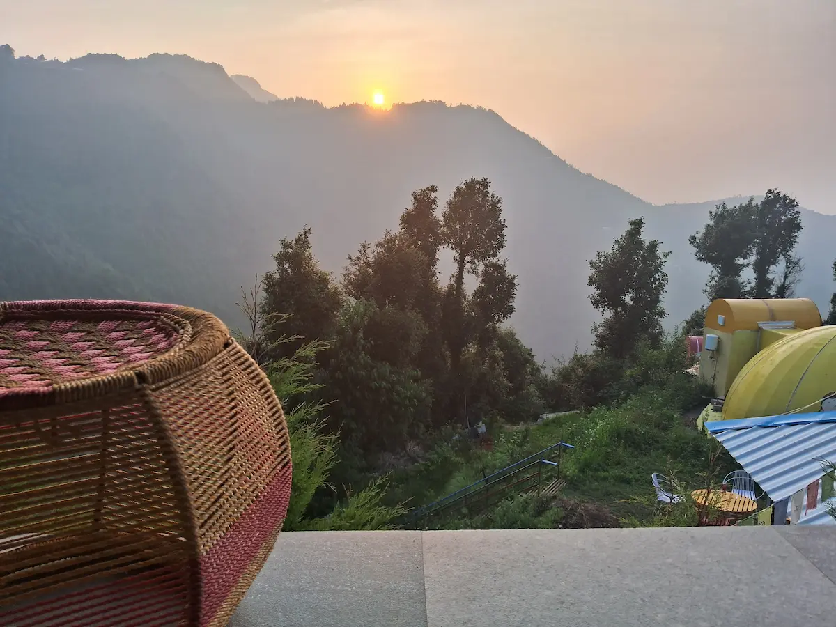 Mountain view dome stay at Lacliff Nature Home Dhanaulti
