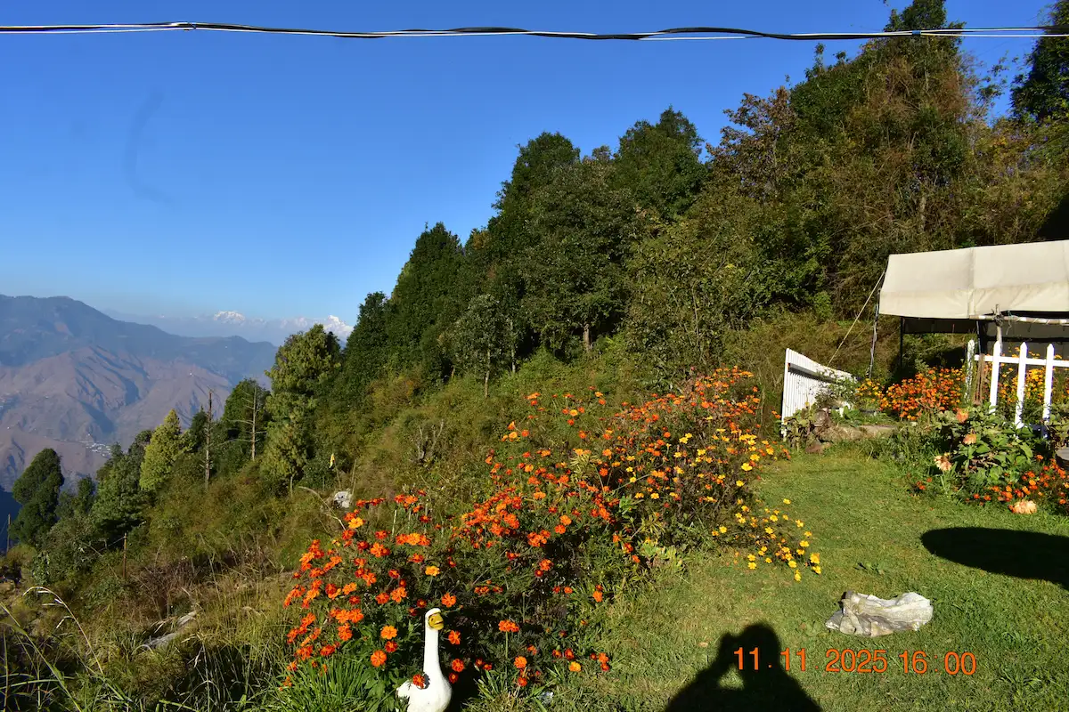 Mountain view dome stay at Lacliff Nature Home Dhanaulti