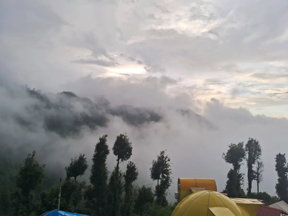 Mountain view dome stay at Lacliff Nature Home Dhanaulti